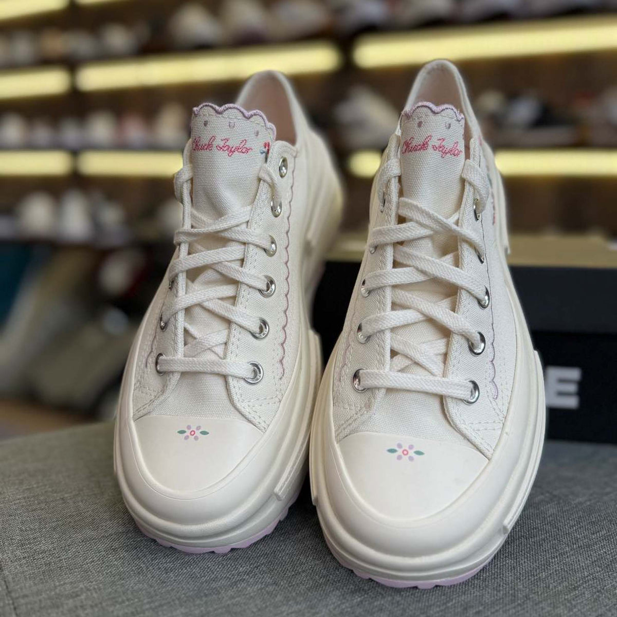 RUN STAR LEGACY CX Egret Summit Pink Floral Embroidery LOW CUT 