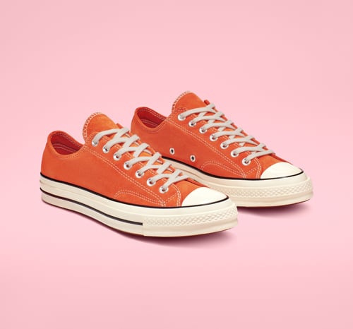 CT70 CAMPFIRE ORANGE(旧 ORANGE SUEDE) LOW CUT (スエード素材)166217C