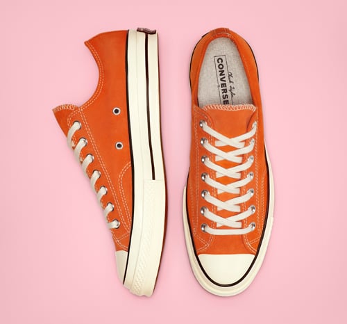 CT70 CAMPFIRE ORANGE(旧 ORANGE SUEDE) LOW CUT (スエード素材)166217C