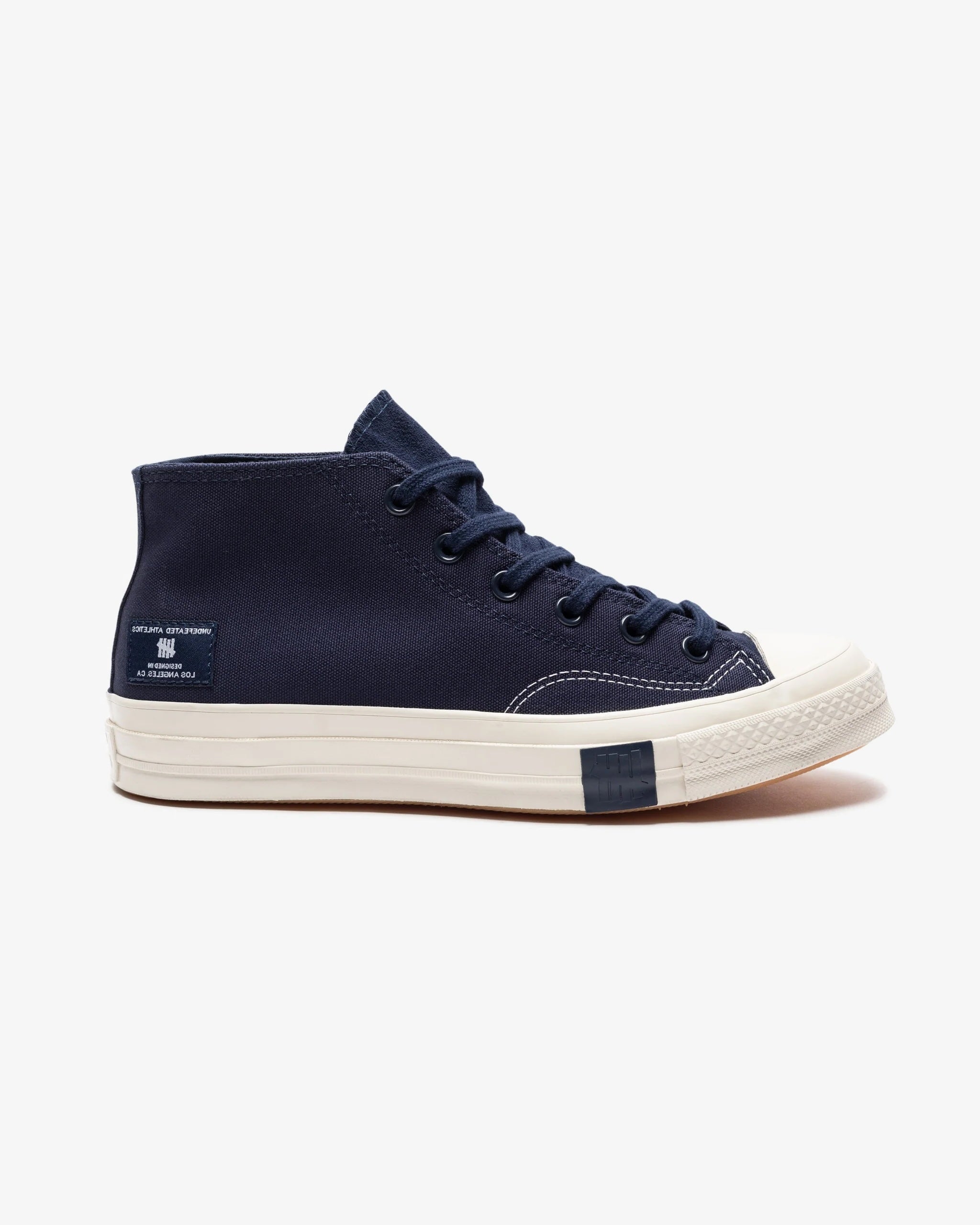 CT70 X UNDEFEATED BLACKIRIS MID CUT A02142C