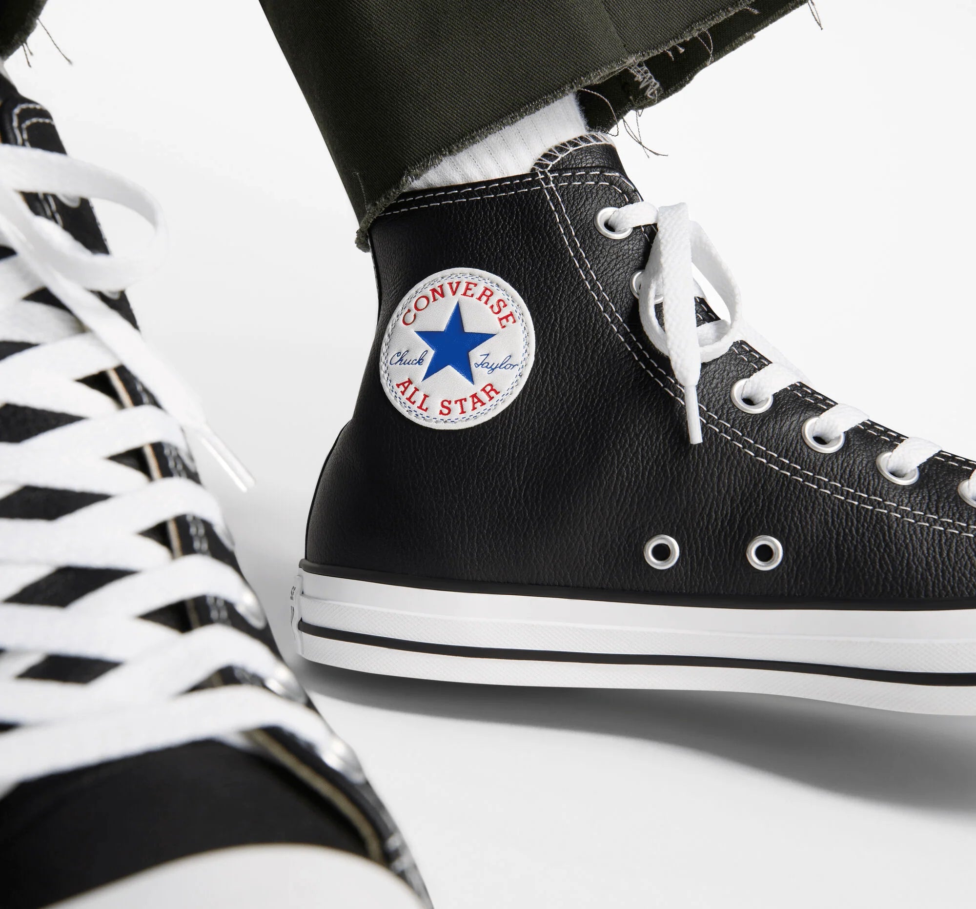ALL STAR Chuck Taylor Black Leather（レザー）HI CUT 132170C