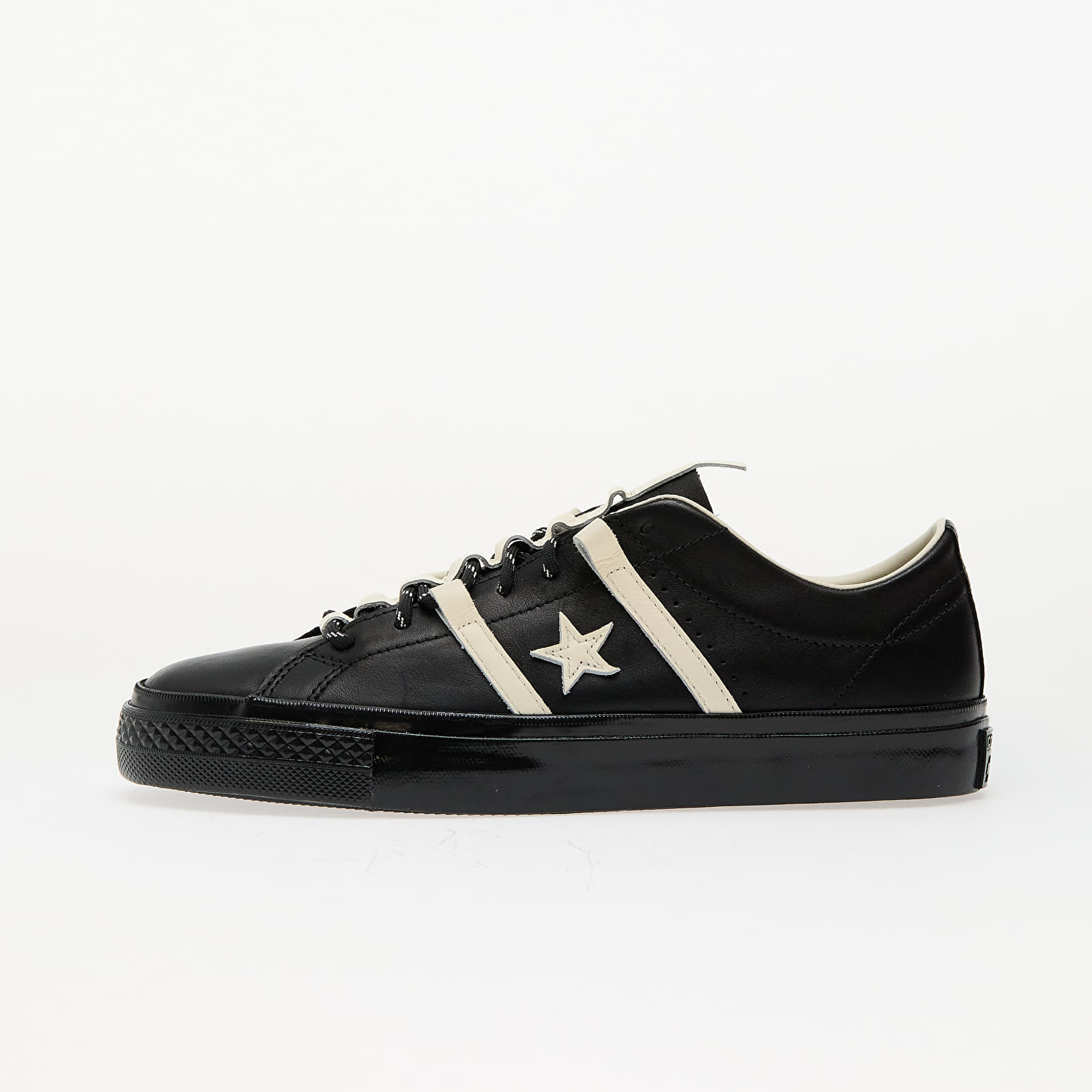 ONE STAR PRO（CONS）ACADEMY BLACK LEATHER（レザー）Bobby DeKeyzer LOW CUT A12139C