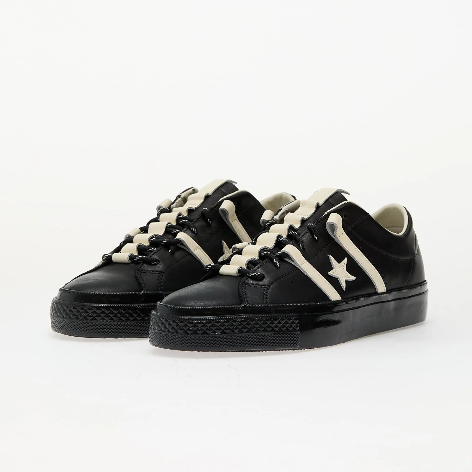 ONE STAR PRO（CONS）ACADEMY BLACK LEATHER（レザー）Bobby DeKeyzer LOW CUT A12139C