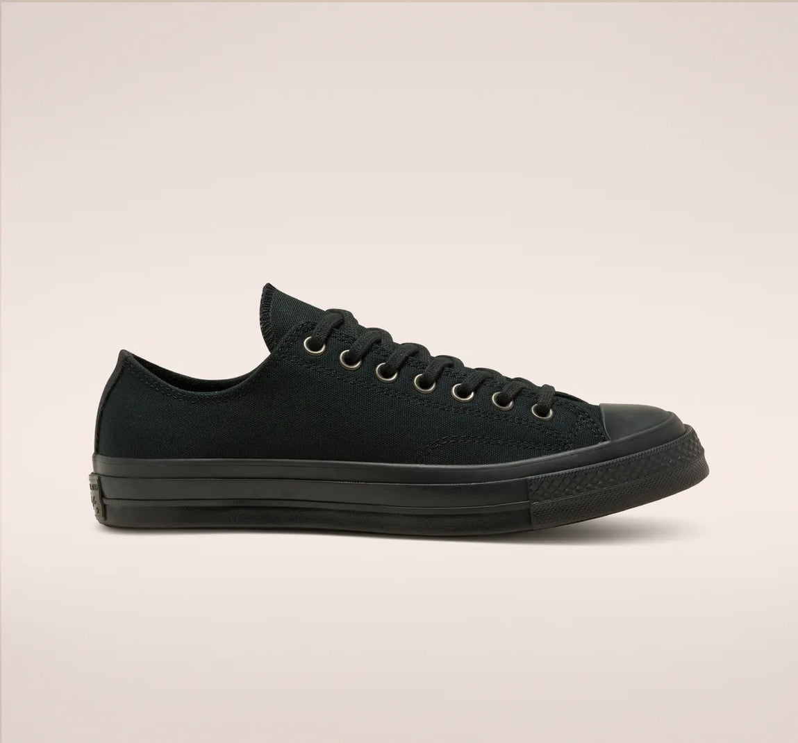 CT70 TRIPLE BLACK LOW CUT 168929C – raretem.shop