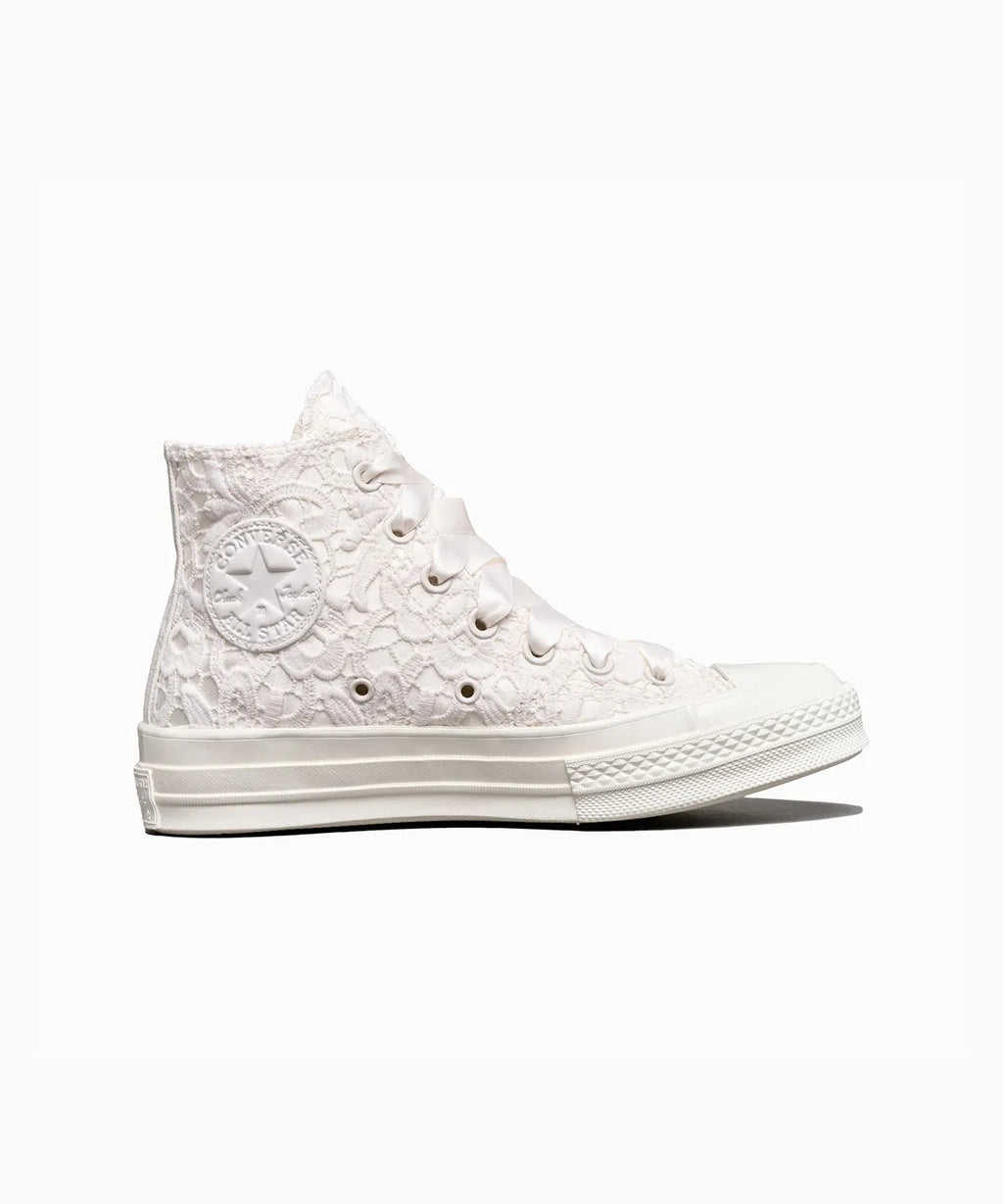 CT70 Crocheted Satin Vintage White HI CUT A15081C