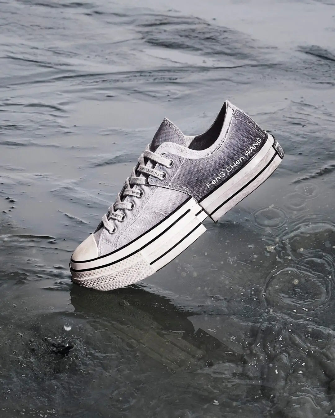 【25/5月新作】CT70 x Feng Chen Wang （フェン・チェン・ワン）2-in-1 GREY LOW CUT A15742C