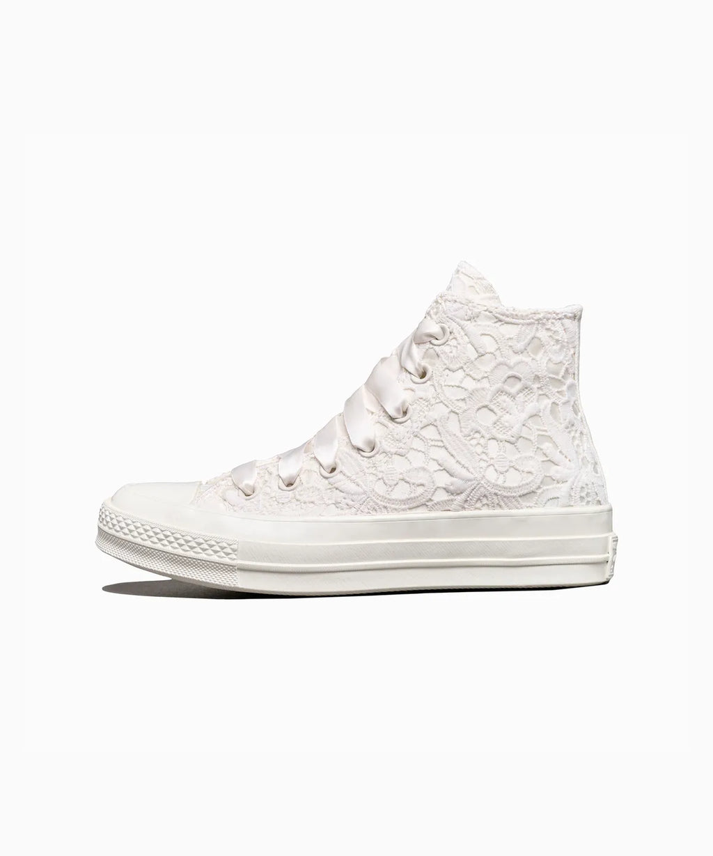 CT70 Crocheted Satin Vintage White HI CUT A15081C