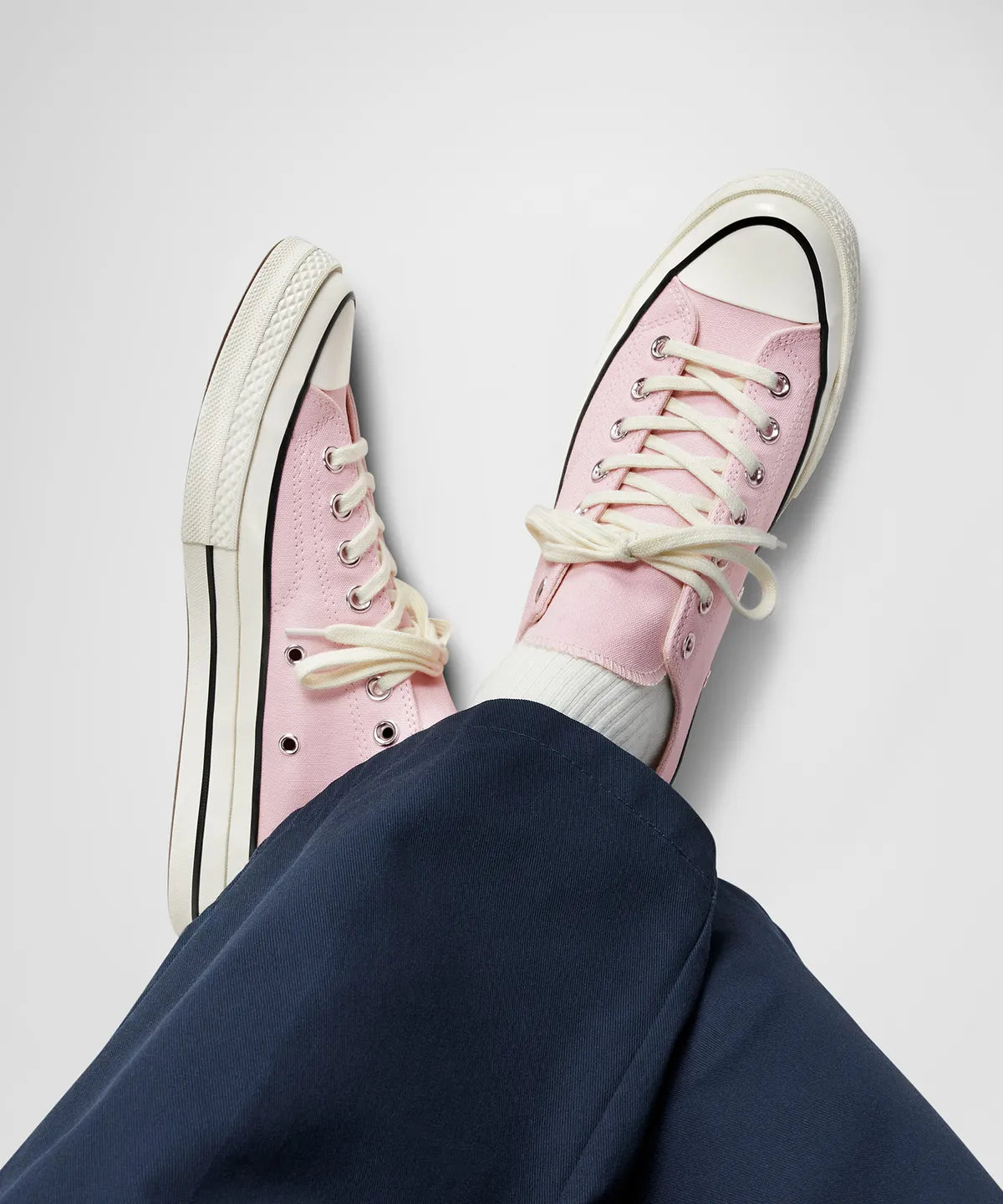 CT70 PINK FROSTING LOW CUT A13840C