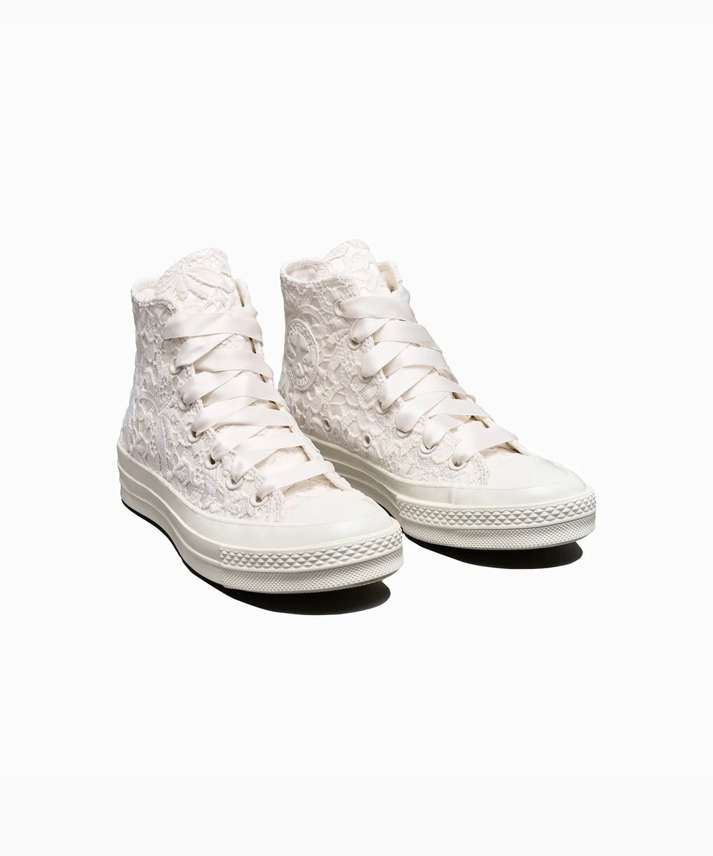 CT70 Crocheted Satin Vintage White HI CUT A15081C