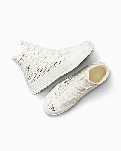 CT70 X Swarovski® crystals Vintage White HI CUT A16170C