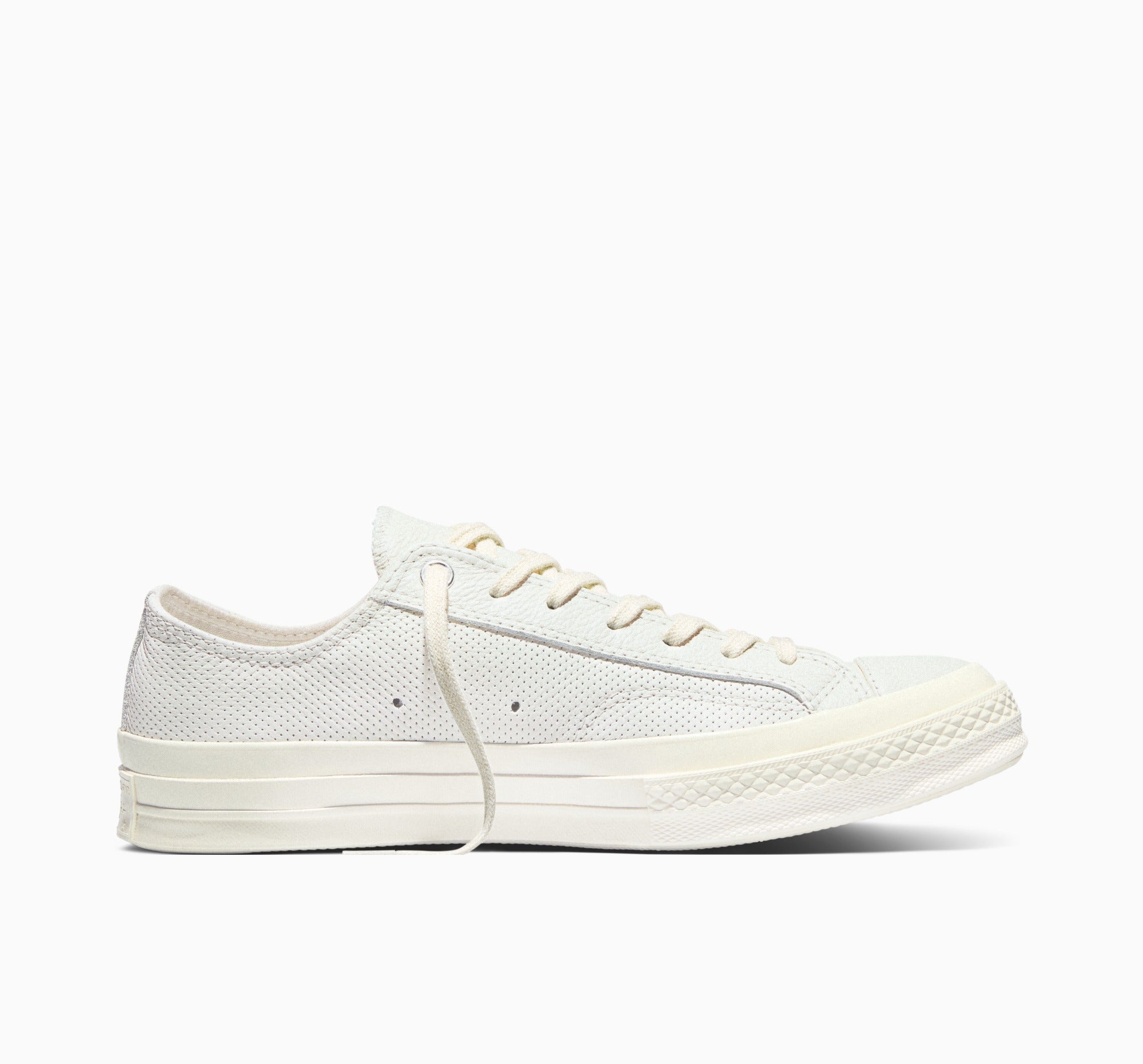 CT70 Perforated Leather（レザー） White LOW CUT A18849C – raretem.shop