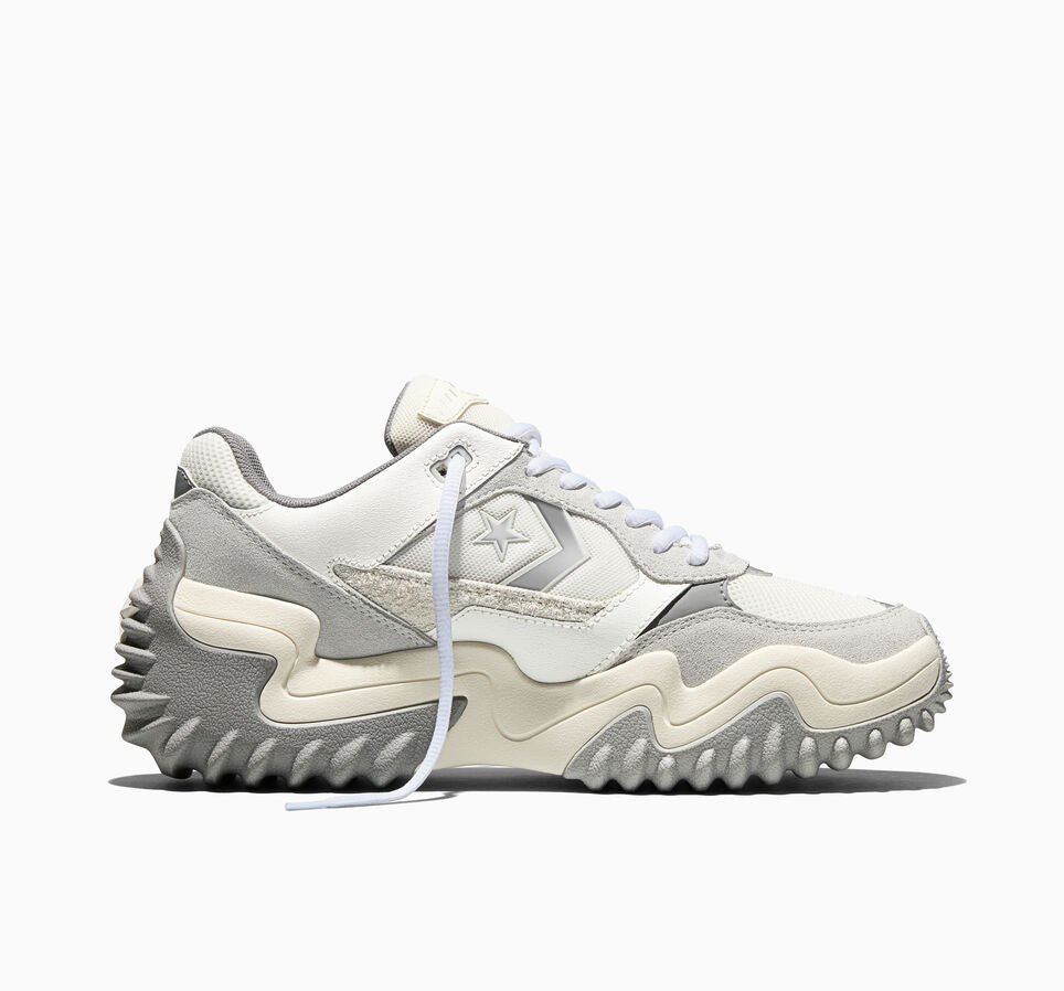 Wave Motion Trainer Vintage White LOW CUT A19127C