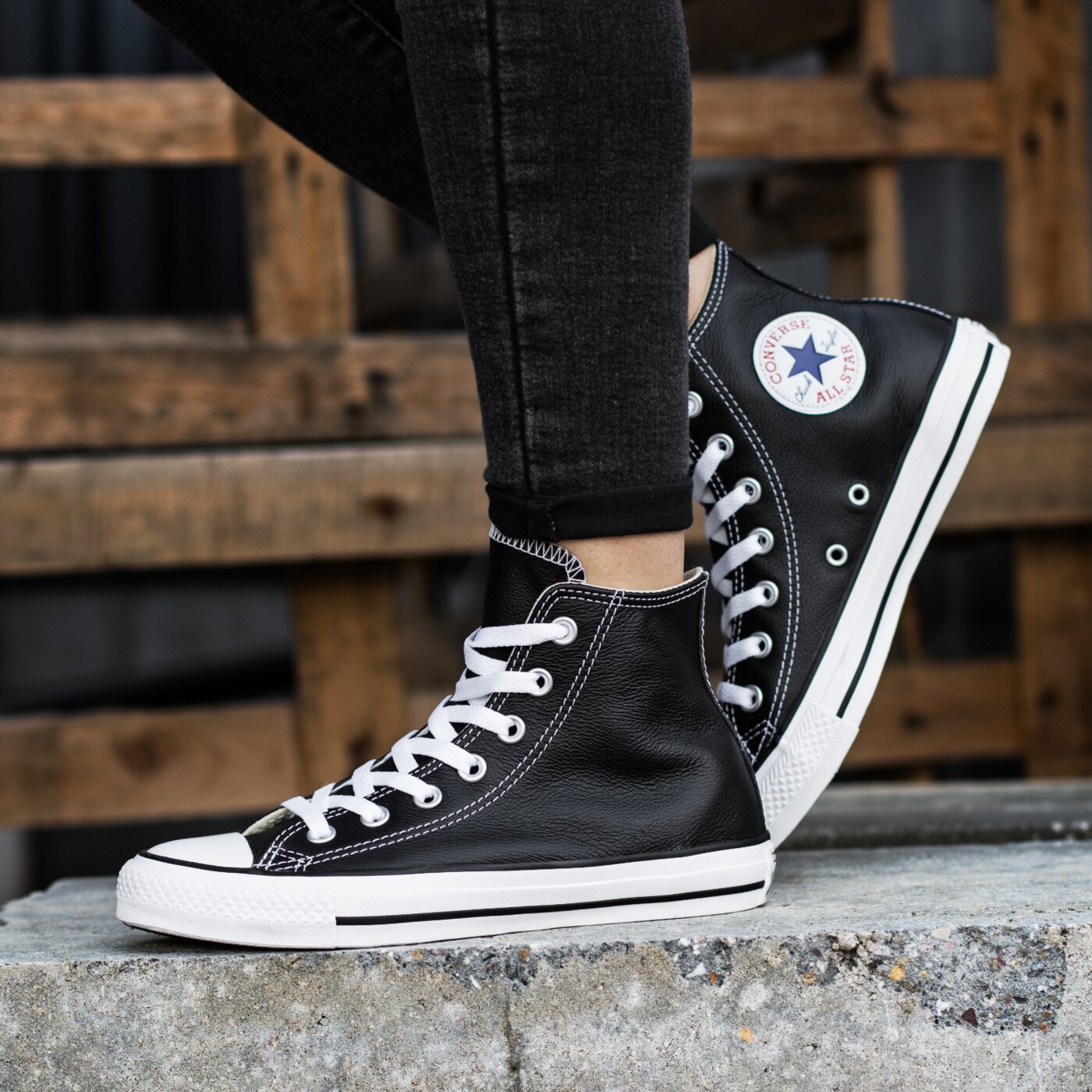 ALL STAR Chuck Taylor Black Leather（レザー）HI CUT 132170C