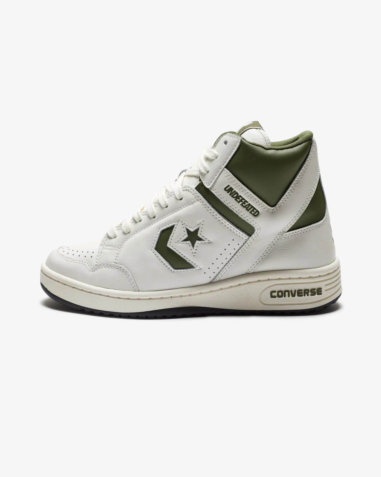 WEAPON X UNDEFEATED VINTAGE WHITE MID CUT A08657C