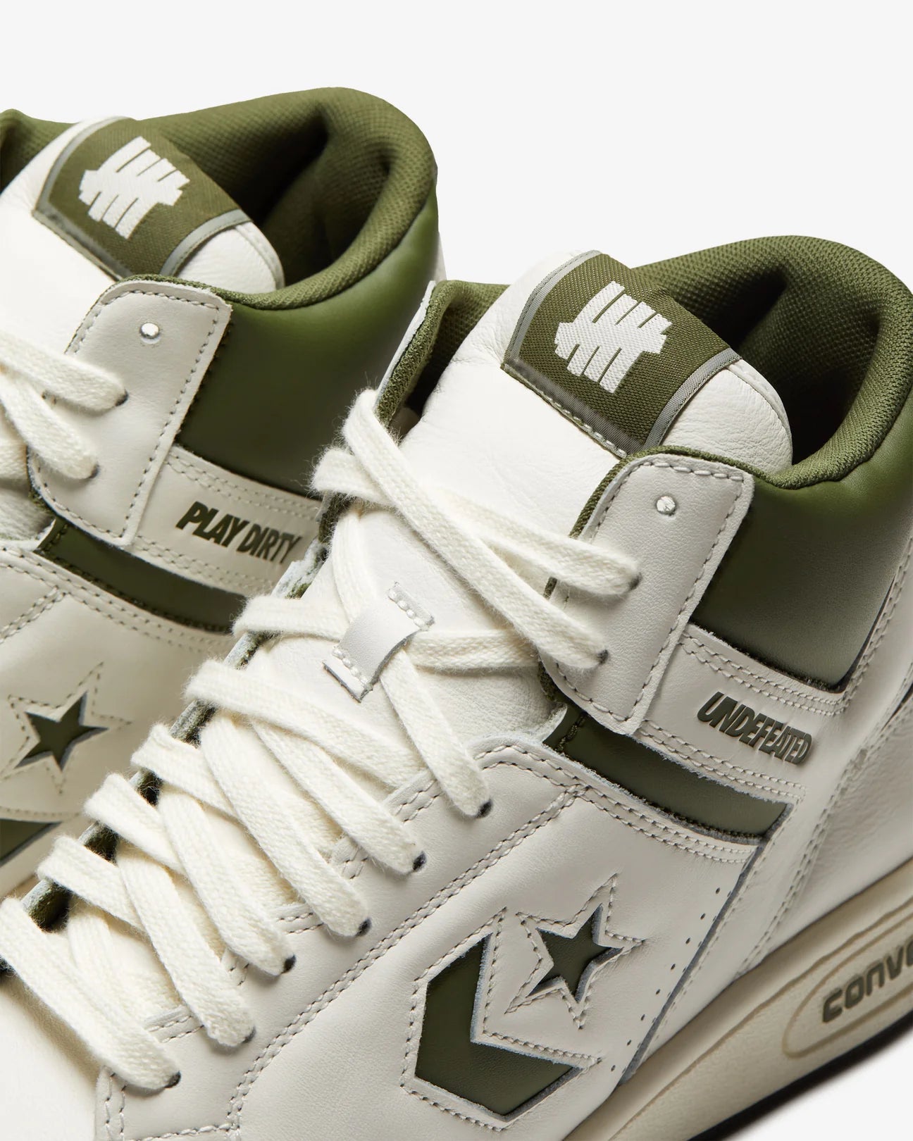 WEAPON X UNDEFEATED VINTAGE WHITE MID CUT A08657C