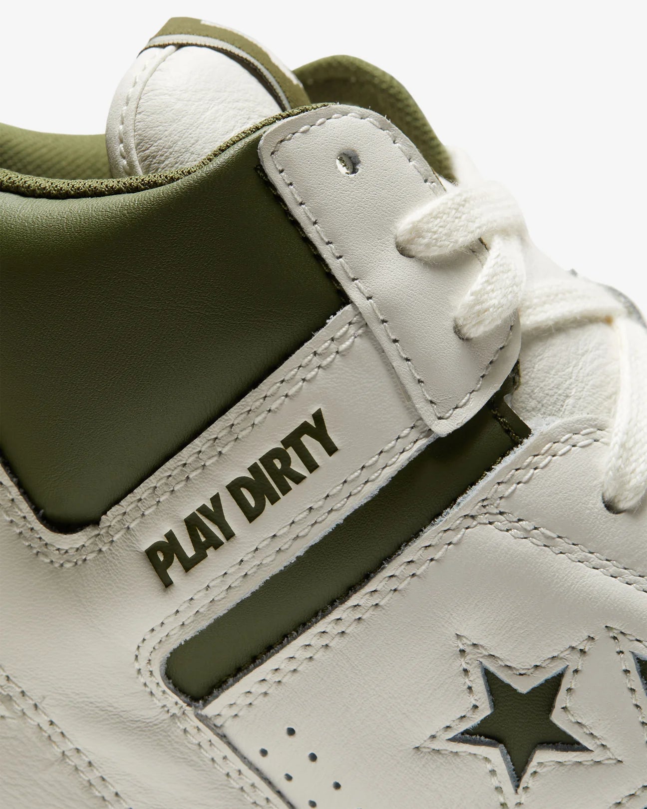 WEAPON X UNDEFEATED VINTAGE WHITE MID CUT A08657C